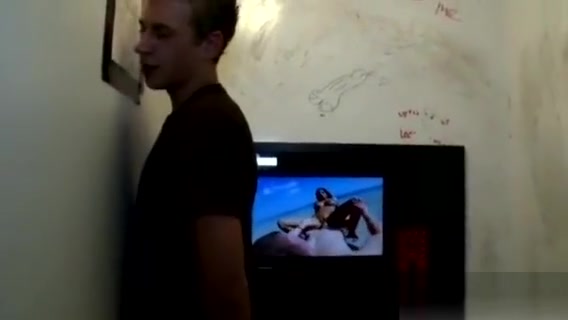 Dumb dude fooled into gay blowjob at gloryhole