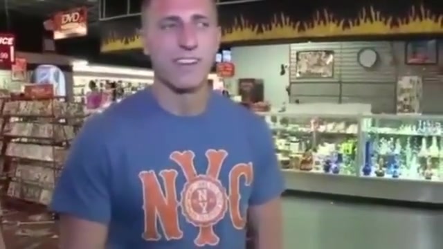 Straight guy loved his blowjob throguht he gloryhole