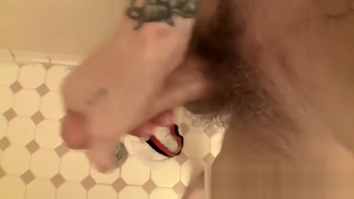 Tattoed straight thug Blinx unloads his balls in the shower