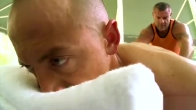 Muscley straight guy gets a massage