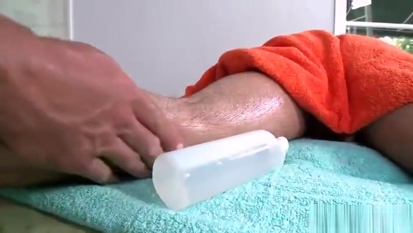 Hunky dude getting his first ever gay massage