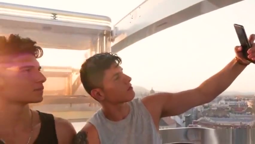 Muscle twinks bareback and massage