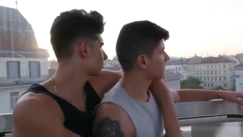 Muscle twinks bareback and massage