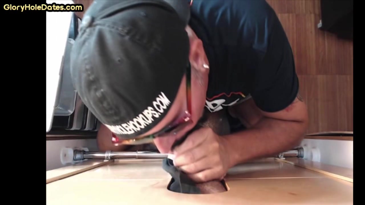 Gloryhole amateur DILF sucking penis till cum in mouth end