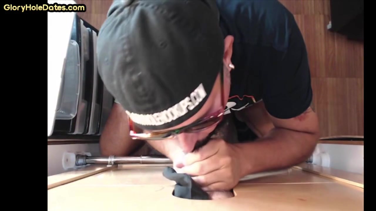 Gloryhole amateur DILF sucking penis till cum in mouth end