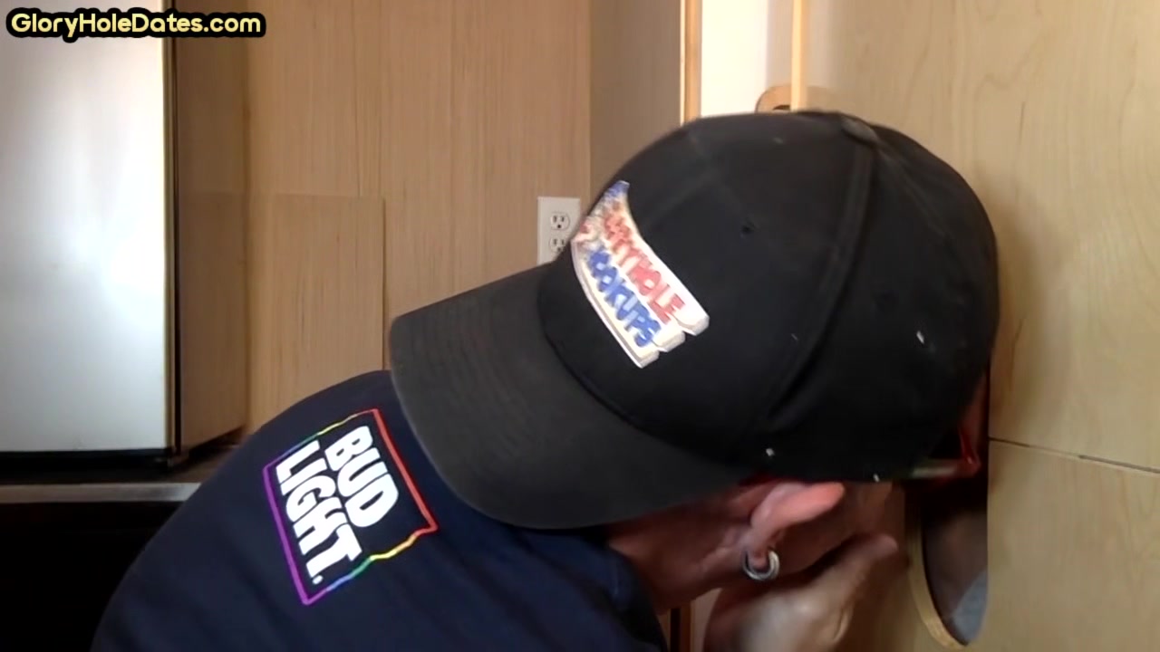 Gloryhole amateur DILF sucking penis till cum in mouth end