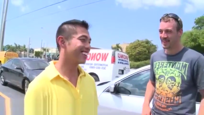 Bodybuilder jerking outdoor male gay in this weeks out in public update