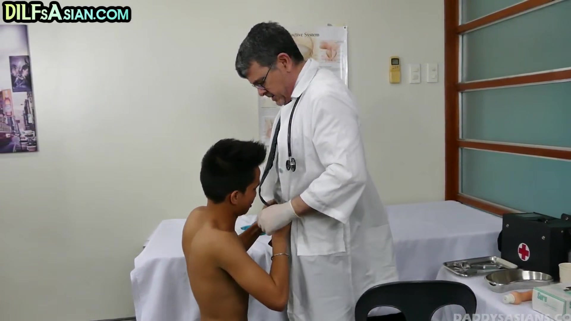 Dicksucking Asia twink bentover by mature doctor for cum