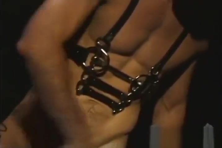 Amateur male fisting and emo bareback gay Justin Southhall works over