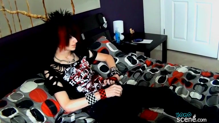 American Emo Boy Vayne Delivers A Great Solo! - Vayne Insanity Wanks
