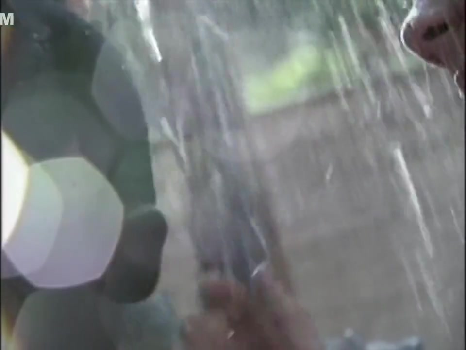 Dan sucks Bam in the shower