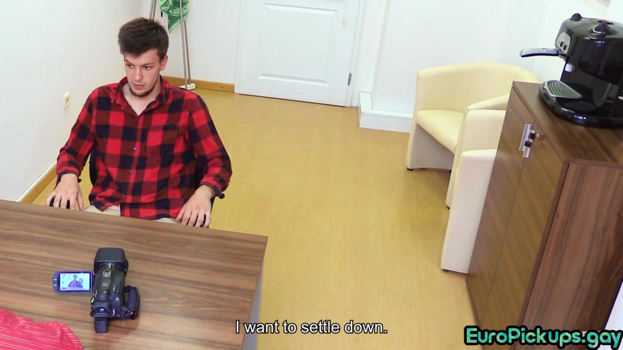 Straight european guy gets to taste dick during steamy casting