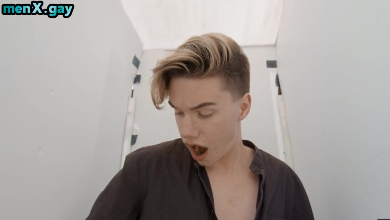 Bottom twink assfucked by tattooed boyfriend till cumshot