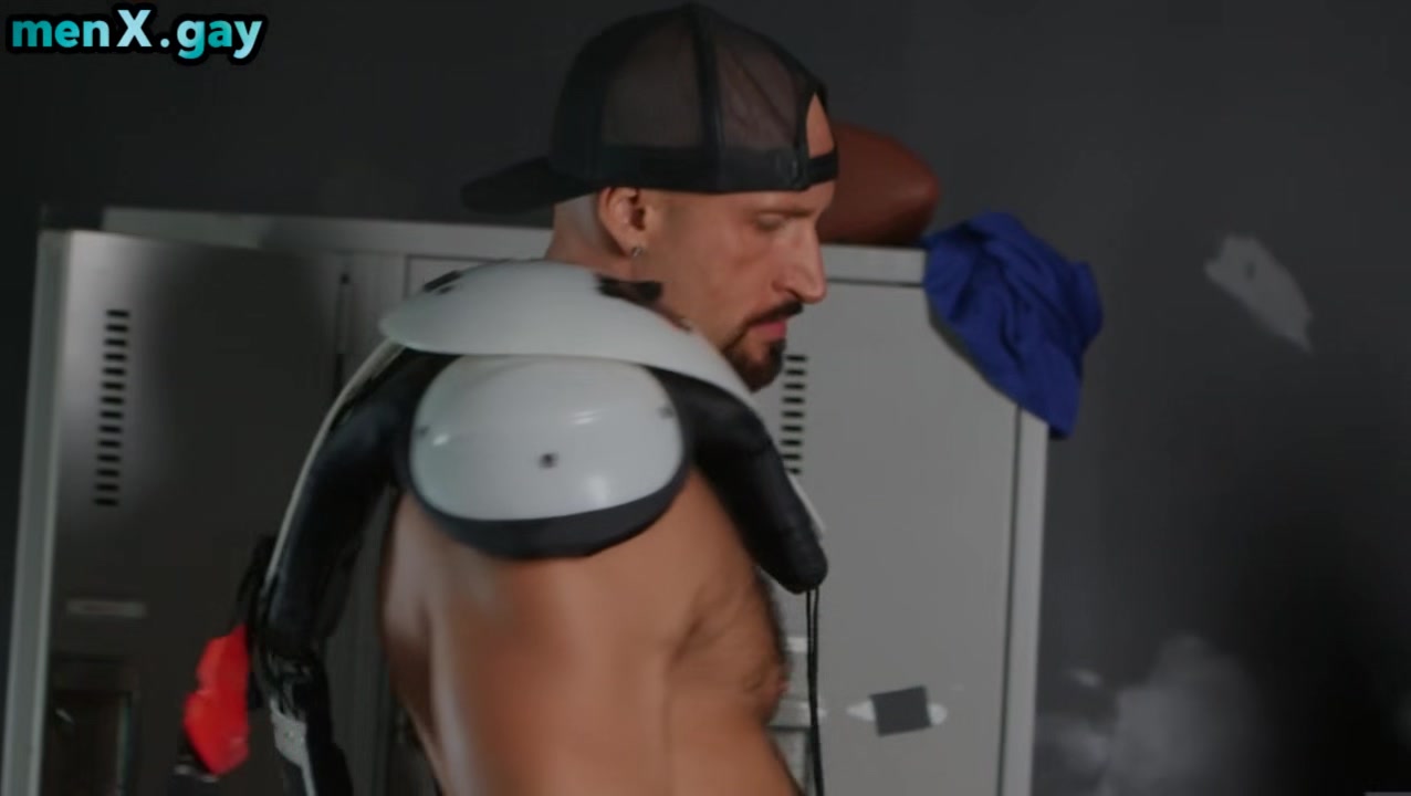 Locker room twink barebacked by sportive arrogant hunk