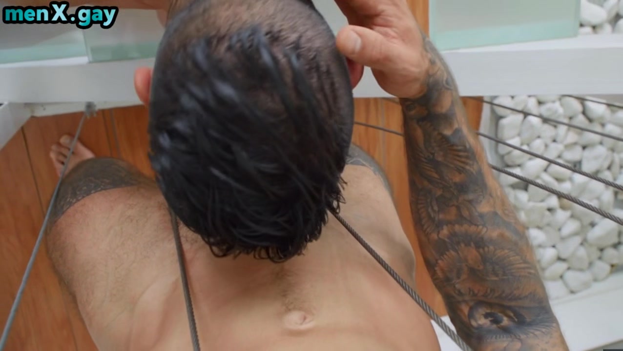 Deepthroating stud barebacked by tattooed lover till cumshot