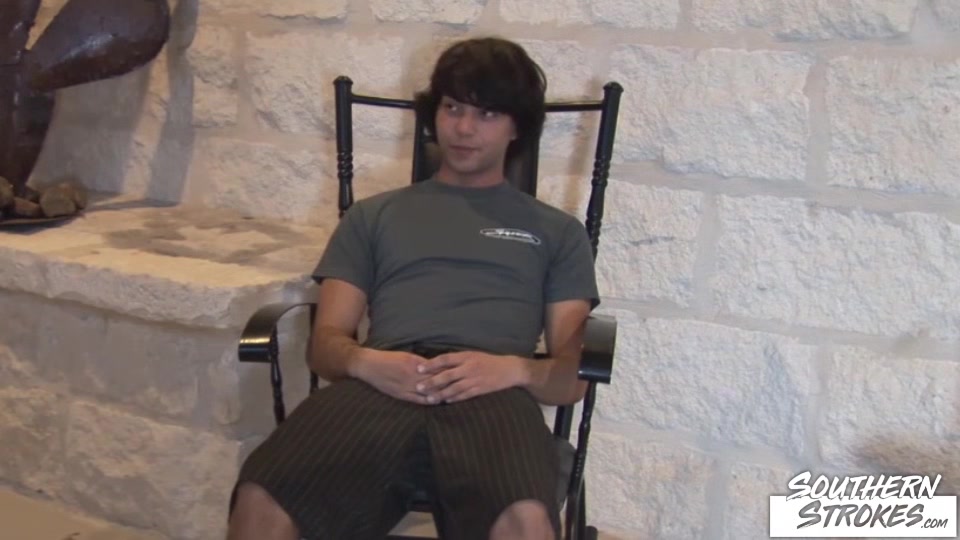SOUTHERNSTROKES Amateur Brandon Anderson Masturbates Solo