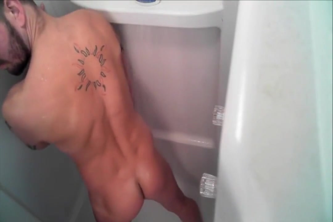 guy jerks off in shower