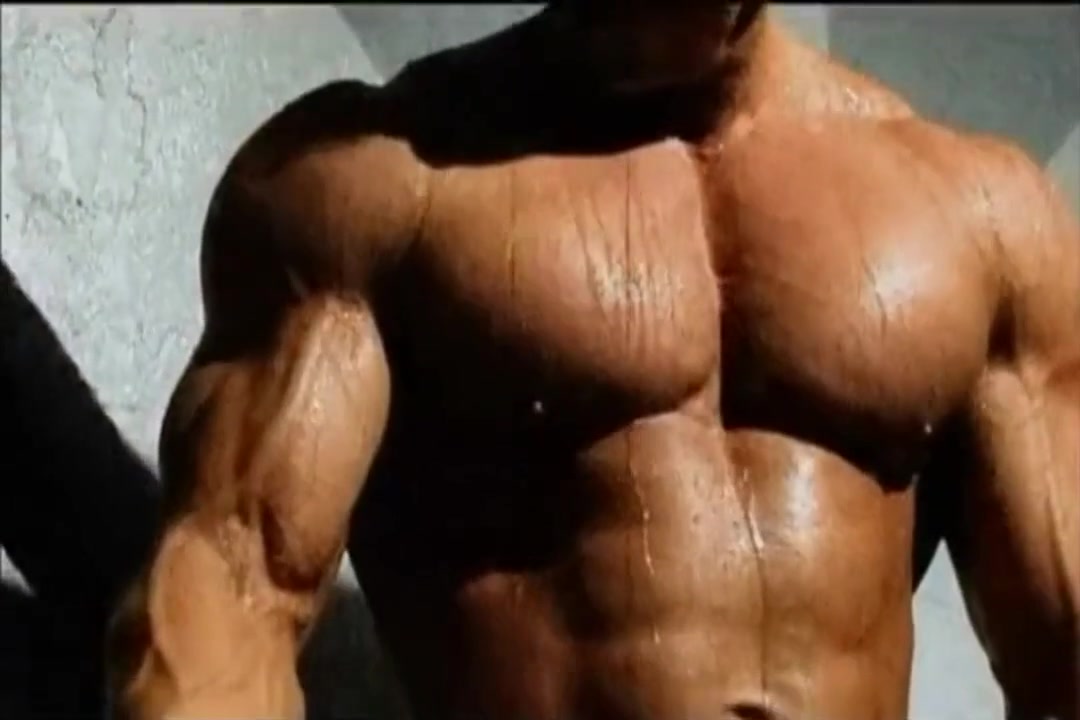Johnny Cruise takes a shower