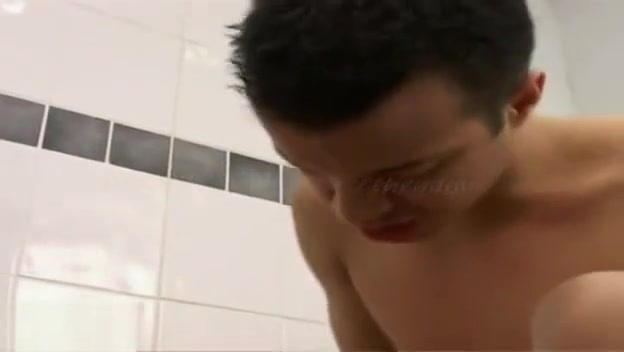 Older Younger, gay amateur, 1 on 1, shower, bareback fuck, uncut cock suck