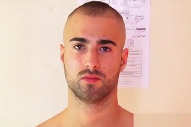 Sexy Will-Hem horny in a shower !