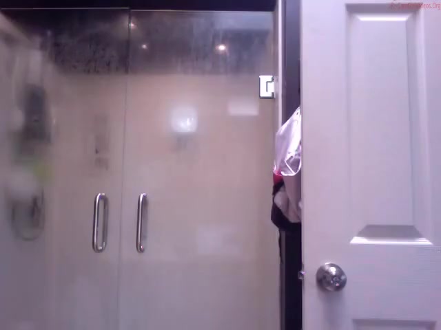 Gay Aussie Stud Takes A Shower - What A FAT BUBBLE ASS
