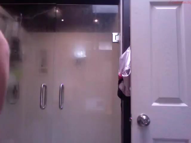 Gay Aussie Stud Takes A Shower - What A FAT BUBBLE ASS