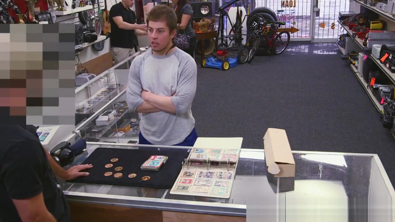 Gay pawnshop threeway for straight poor jock
