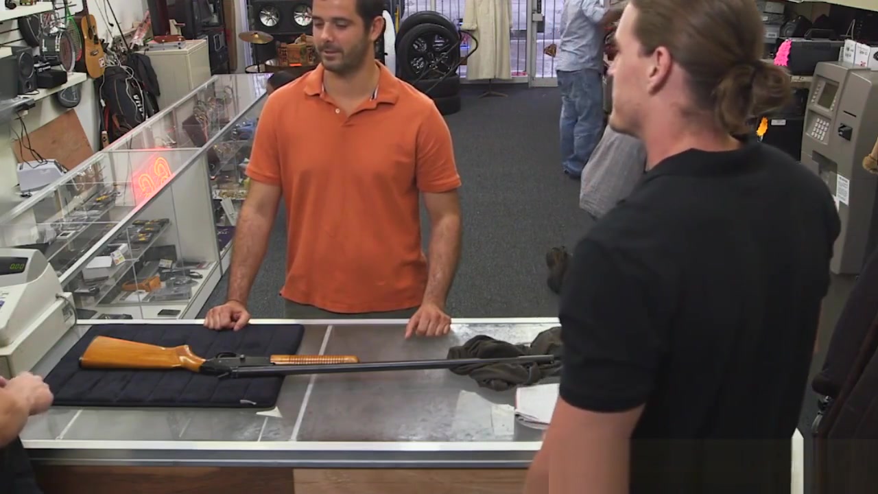 Gaystraight amateur in pov pawnshop threeway