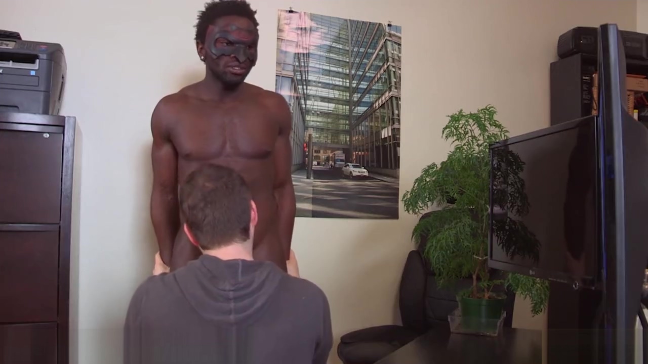 Maskurbate Masked Ebony Hunk With His BBC