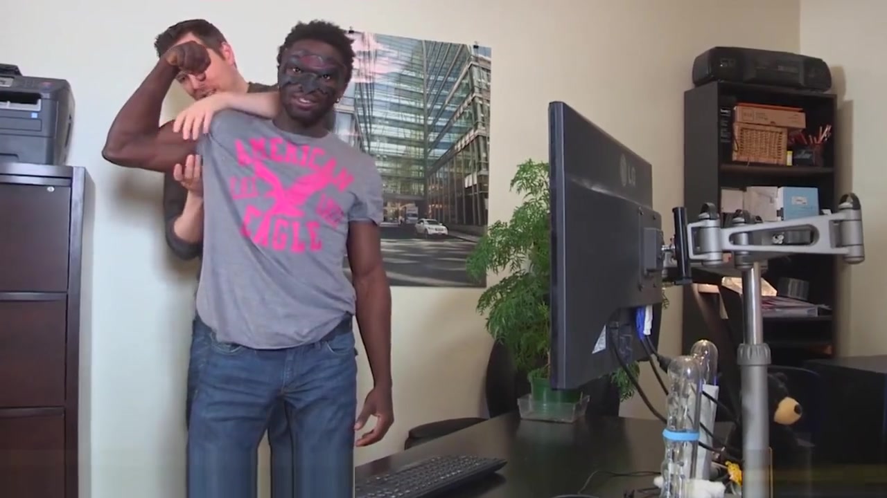 Maskurbate Masked Ebony Hunk With His BBC