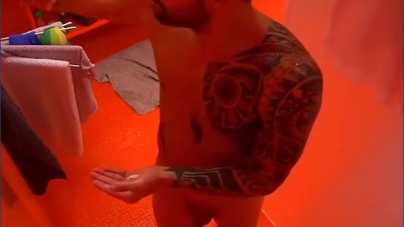 Big Step brother VIP Germany - Daniel shower