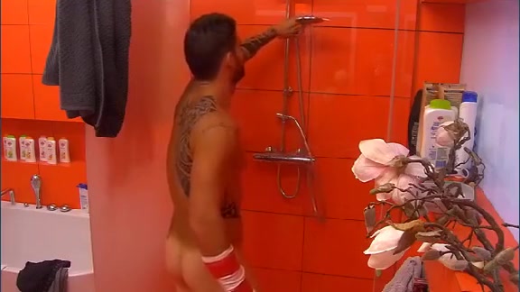 Big Step brother VIP Germany - Daniel shower