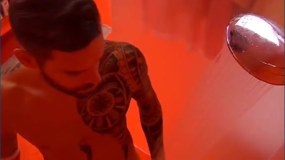 Big Step brother VIP Germany - Daniel shower
