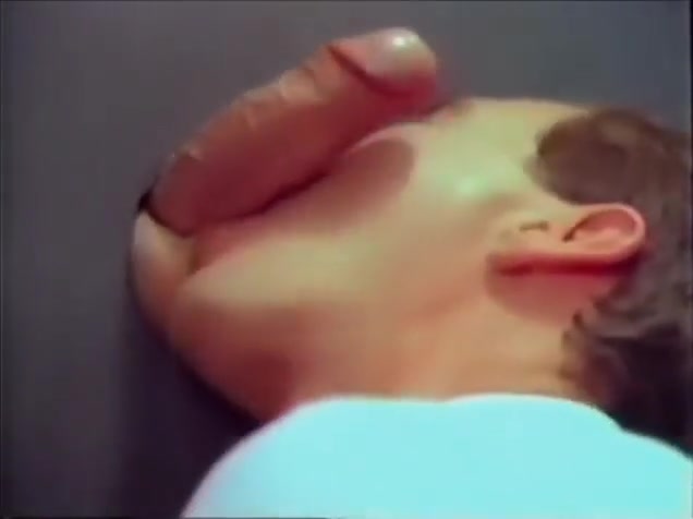 Glory hole Cockworshipping with Cumshaw