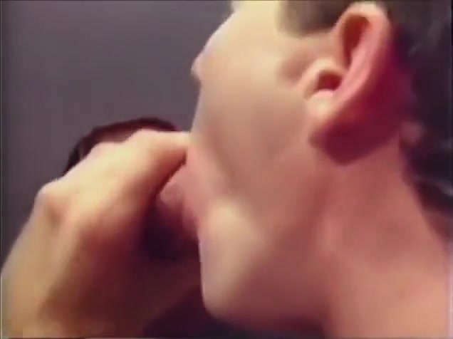 Glory hole Cockworshipping with Cumshaw