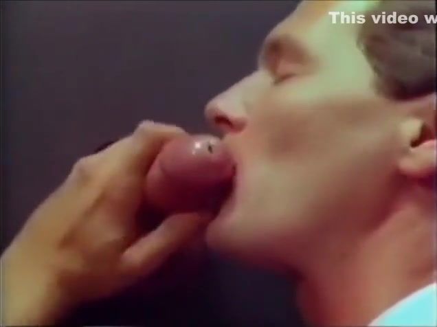 Glory hole Cockworshipping with Cumshaw