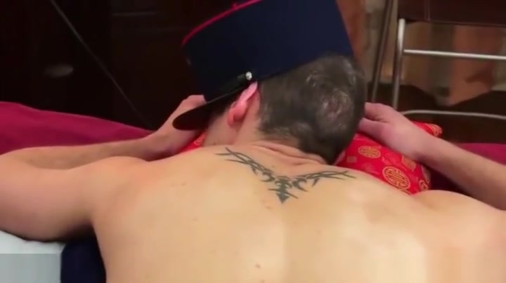 Massage for a real straight guy !