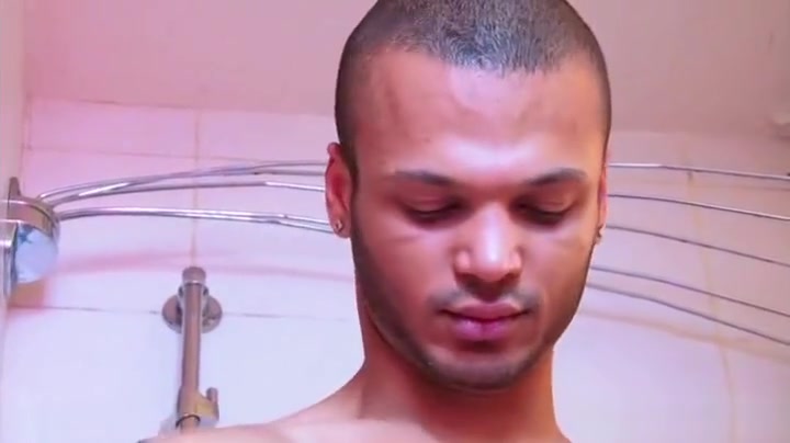 Hard cock in a shower for a sexy male !