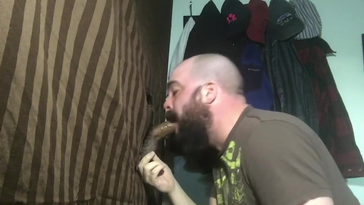 Hairy latino brings his dick to my glory hole