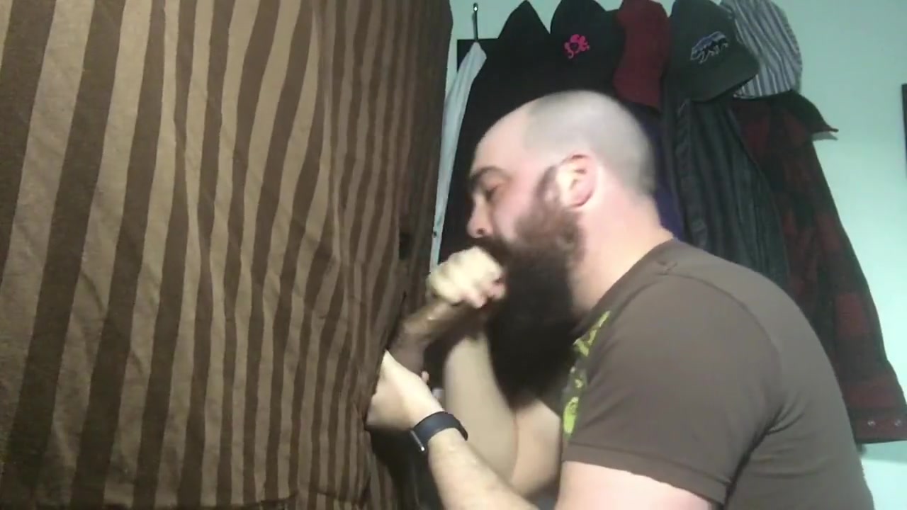 Hairy latino brings his dick to my glory hole