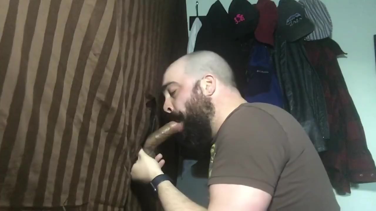 Hairy latino brings his dick to my glory hole