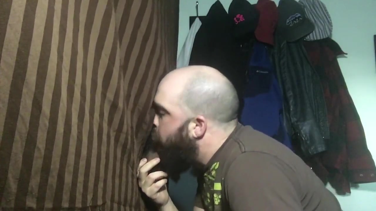 Hairy latino brings his dick to my glory hole