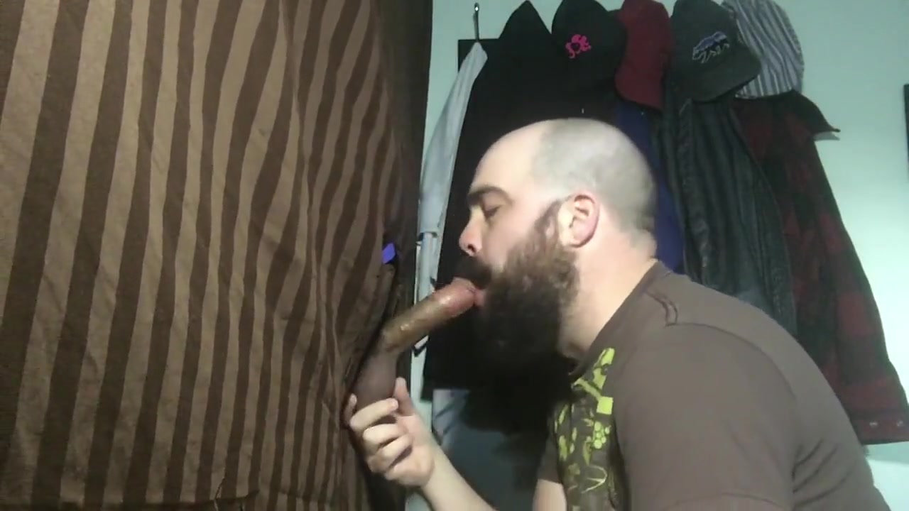 Hairy latino brings his dick to my glory hole