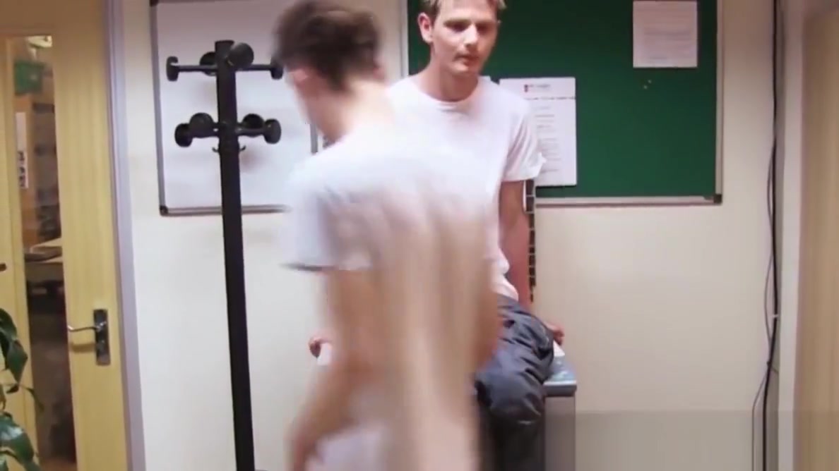 Young twink Jordan Davis fucking anal office and cumshot