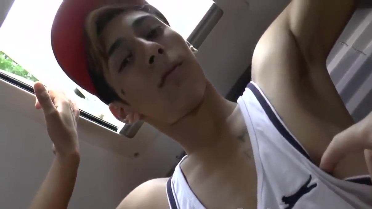 Handsome Twink Serviced And Gets Foot Massage