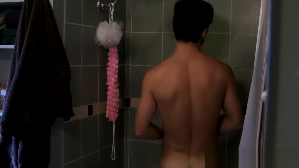 Young hottie Zack Randall showers before emptying his balls