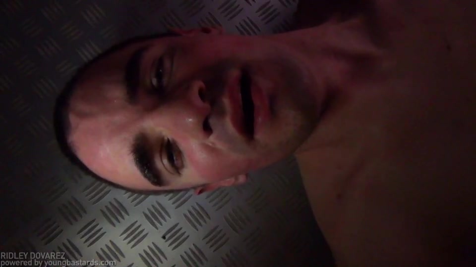 Hung dom top has a slutty bottom to use