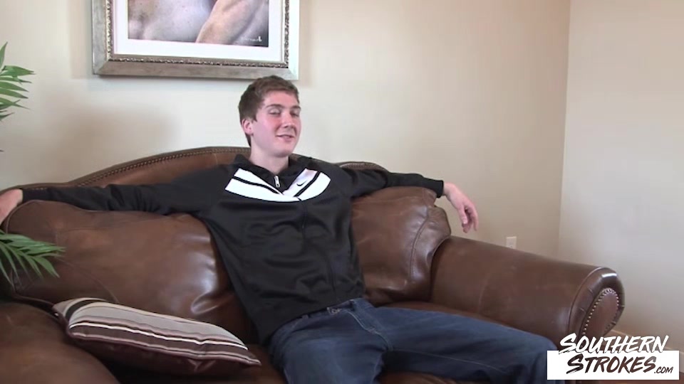 SOUTHERNSTROKES Slender Jock Kort Matador Masturbates Solo