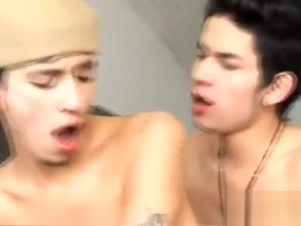 Cock Sucking Office Latinos