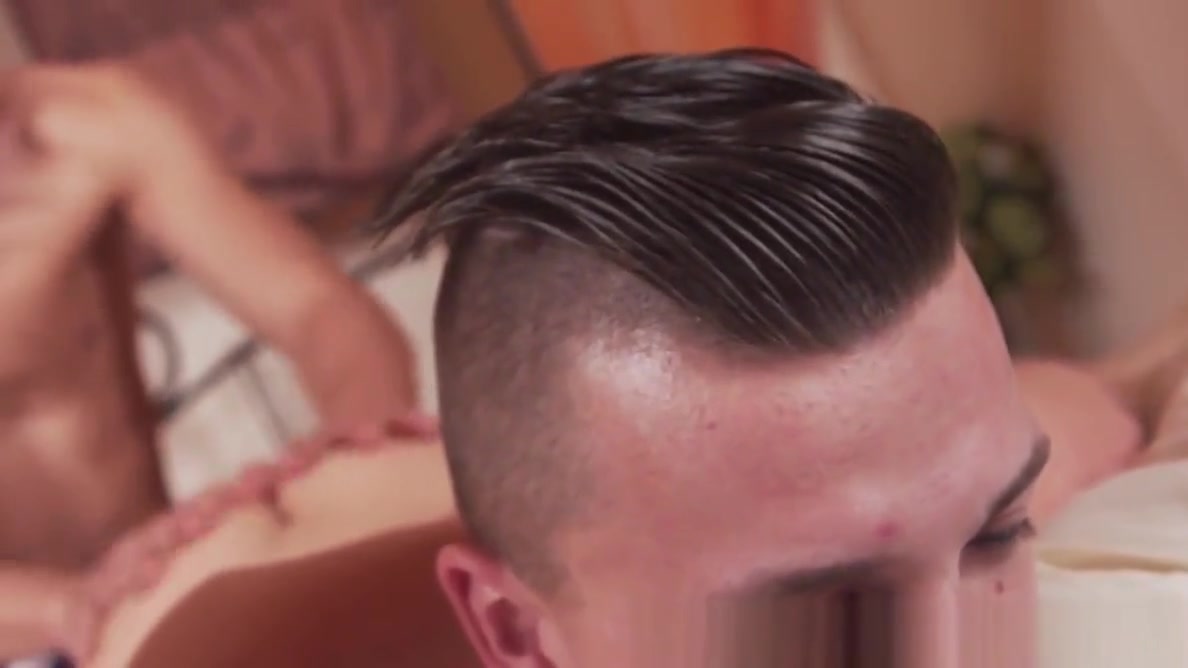 Fine twunk cumsprays twink ass after massage